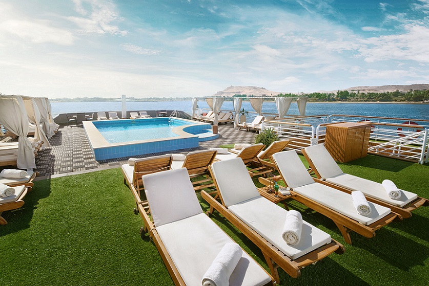 acamarnilecruisesundeck2